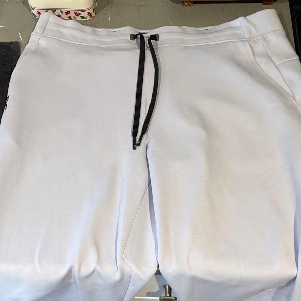 On Running Lavender Sweatpants